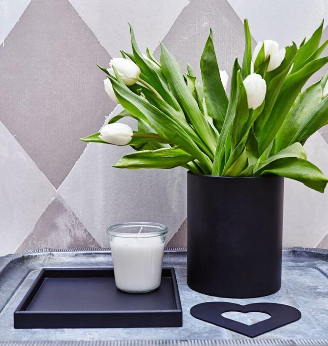 Cylinder vase med tulipaner Sej Design