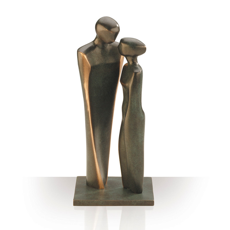 Se Bronzefigur Forelsket par, højde 22 cm. Flot bryllupsgave i bronze. Gave kærlighed. hos De 9 Muser