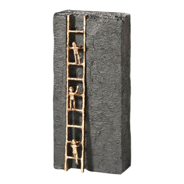 Bronzefigur Mod Toppen på sort sten, 25 cm. Kunstner Kerstin Stark. Firmagave 2995,- kr. Super smuk til til pynt i hjemmet.