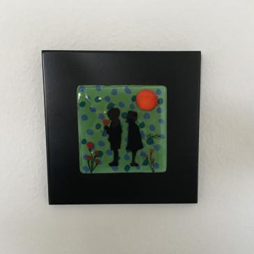 Tilbud håndmalet glasbillede på sort træplade 22 x 22 cm