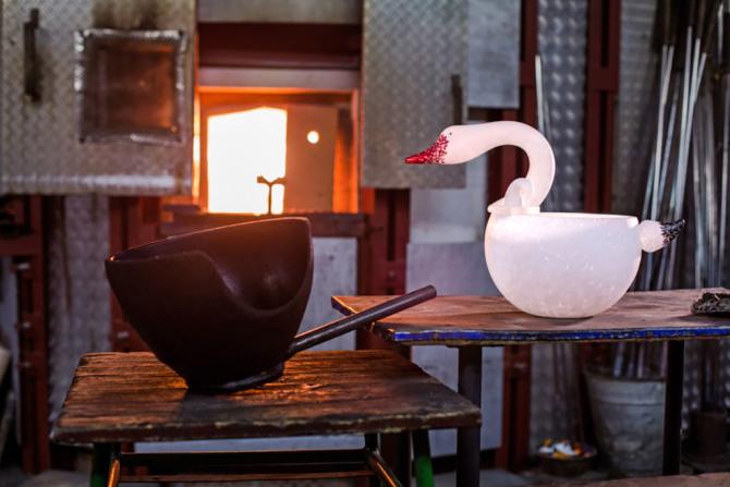Borowski glas svane kunst til livet i hjemmet, haven eller i virksomheden