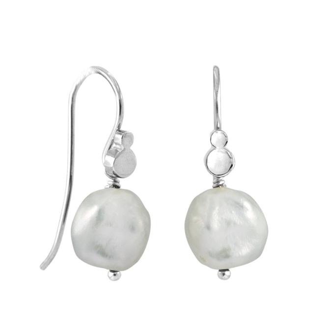 Øreringe med hvid perle i sølv fra Rabinovich
