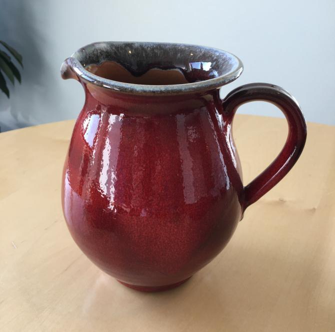 Håndlavet keramik kande med hank 1L rød