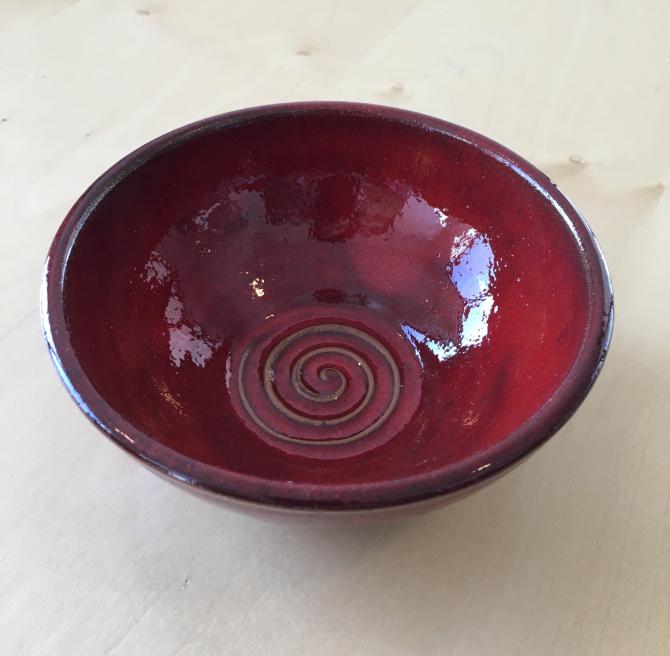 Lille rød håndlavet keramik skål