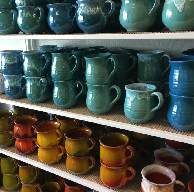 Håndlavede keramik krus i mange farver