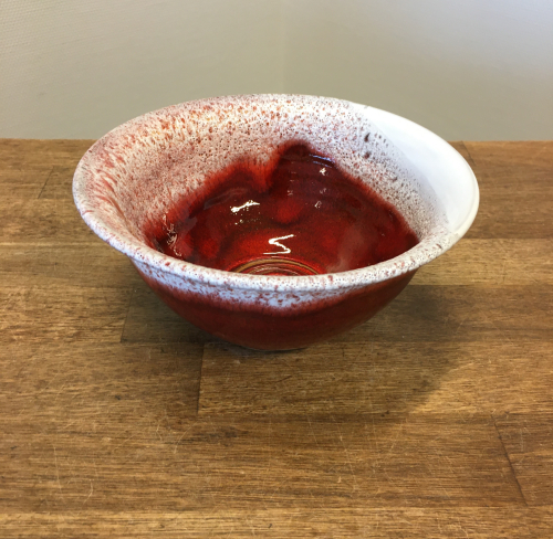 Billede af Håndlavet keramik skåle, 15 farver. Unika keramik skål Ø17 cm. Hurtig levering. - farve Rød/hvid