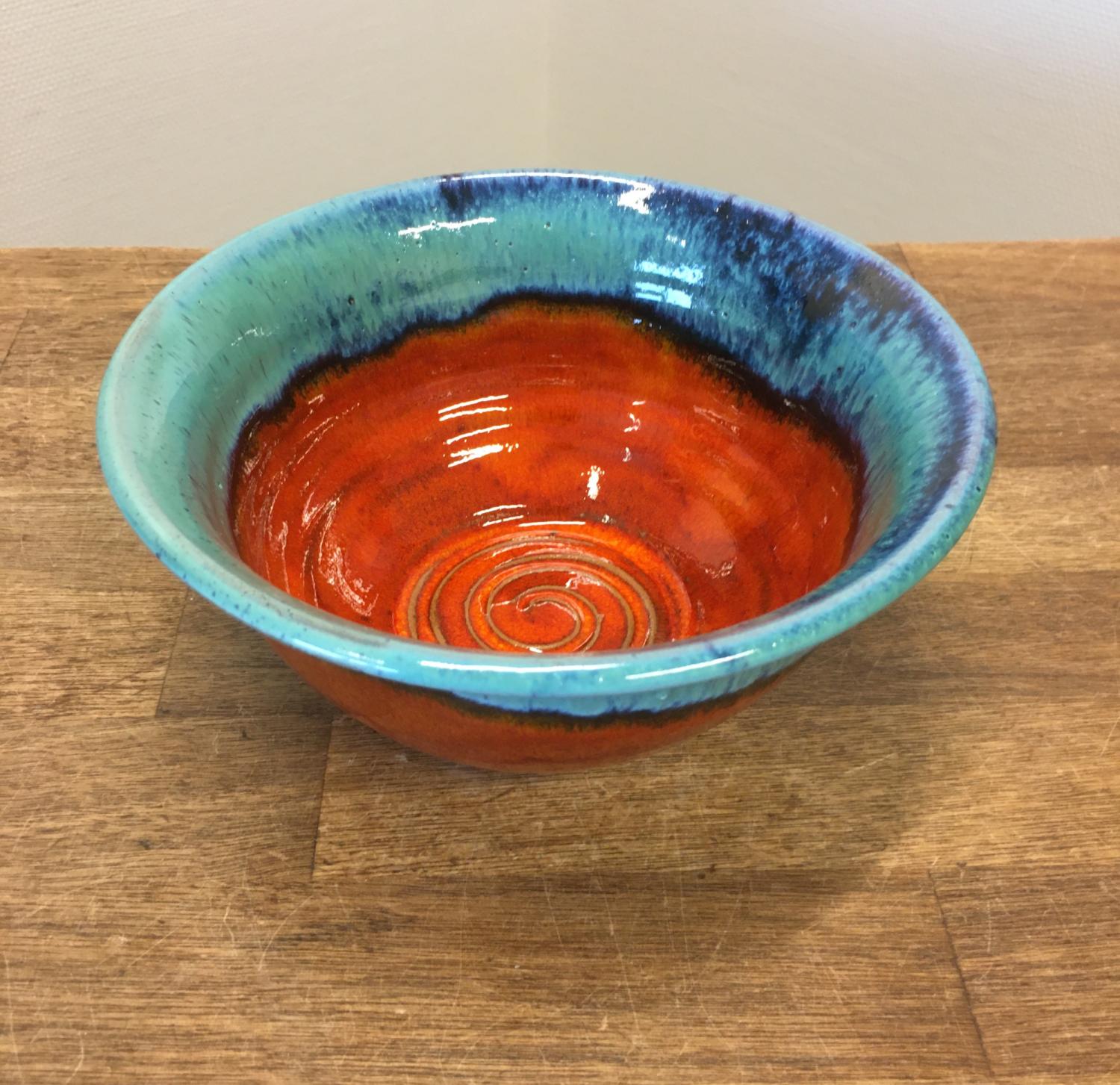 Håndlavet keramik skåle, 12 farver. Unika keramik skål Ø17 cm. Hurtig levering. - farve Orange/turkis