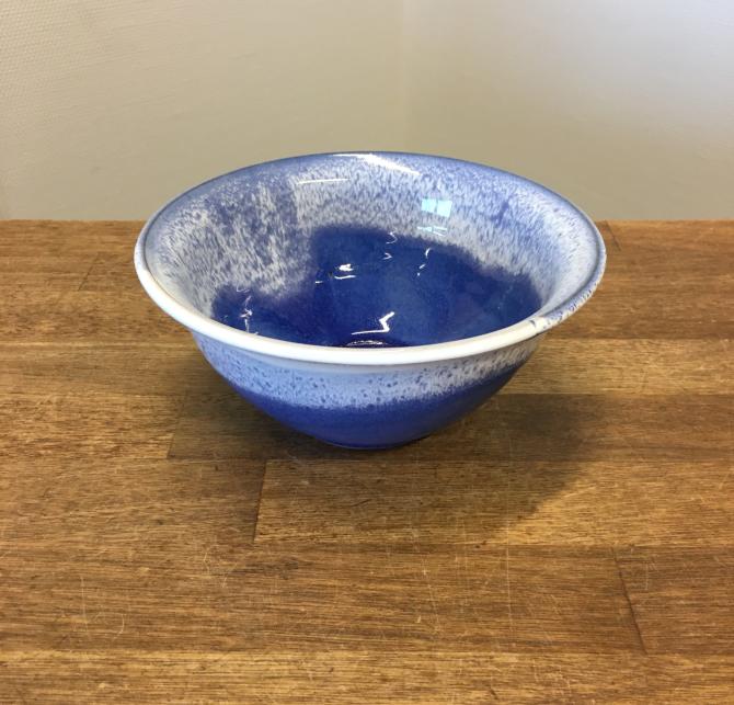Koboltblå med hvid keramik skål Ø 17 cm håndlavet