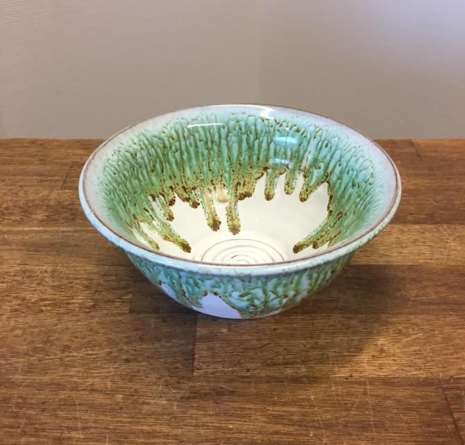 Hvid med grøn mønster keramik skål Ø 17 cm unik