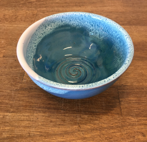 Billede af Lille keramik skål, håndlavet Ø 12 cm. 15 Farver frit valg kr. 125. Hurtig levering. - farve Blå/hvid