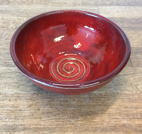 Billede af Lille keramik skål, håndlavet Ø 12 cm. 15 Farver frit valg kr. 125. Hurtig levering. - farve Rød