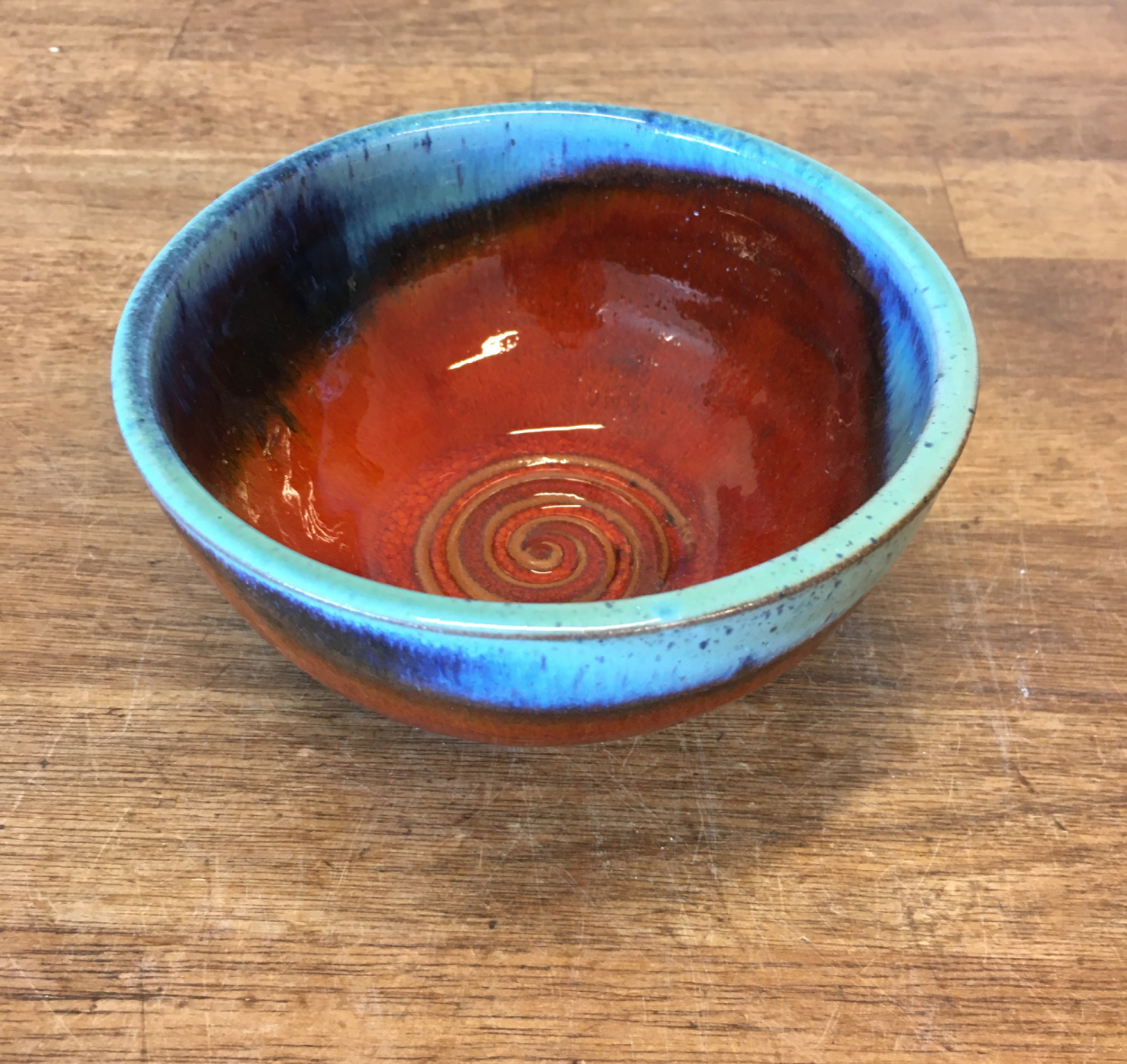 Lille keramik skål, håndlavet Ø 12 cm. 15 Farver frit valg kr. 125. Hurtig levering. - farve Orange/turkis