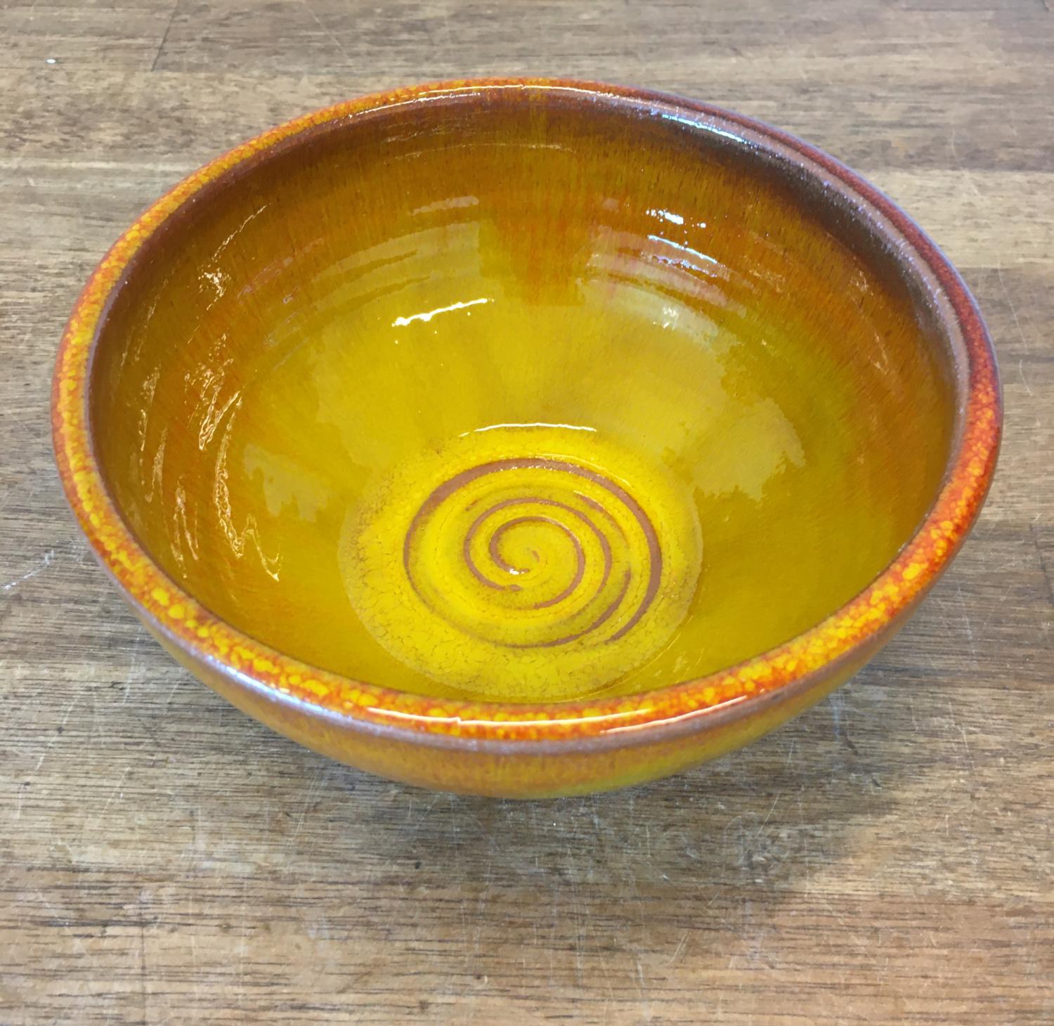 Keramik skål Ø 17 cm - Håndlavet og unik, 12 farver - farve Gul