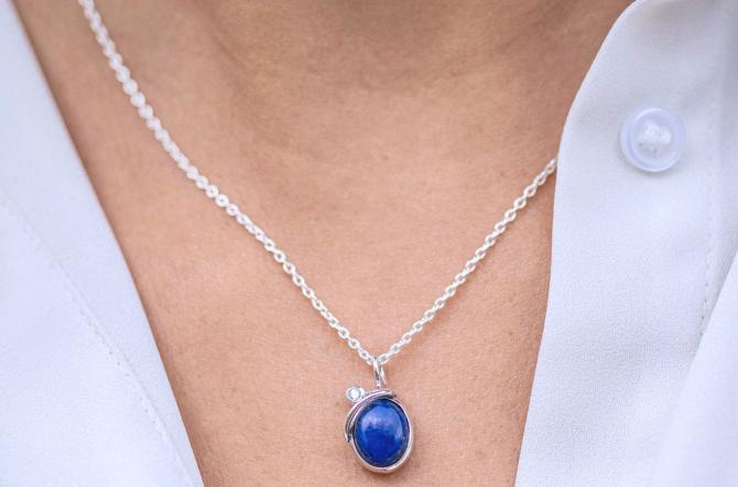 Sølvhalskæde med ægte sten blå lapis Rabinovich smykker