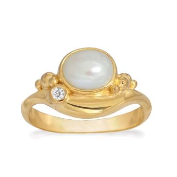 Forgyldt ring med hvid perle Rabinovich smykker