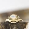 Rabinovich guld ring med hvid opal og diamant 