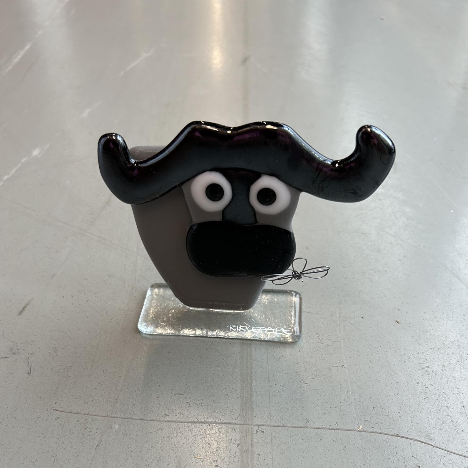 Glasfigur - Tyr med blomst i munden