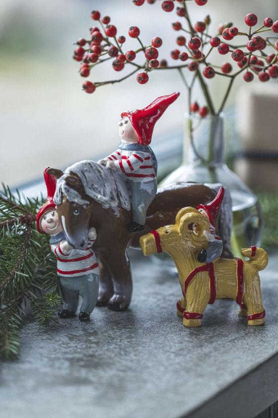 Julestemning med nisser, hest og gedebuk - Julepynt Nääsgränsgården